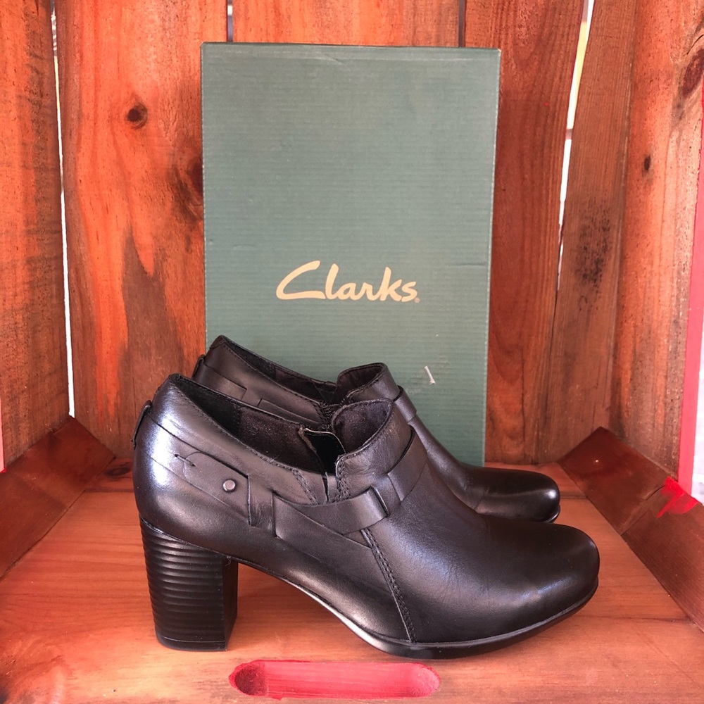 Clarks Bendables Black Leather Ankle Booties